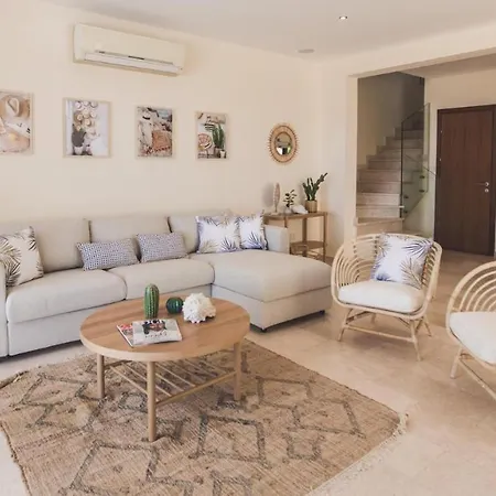 Rent Private 167 Villa