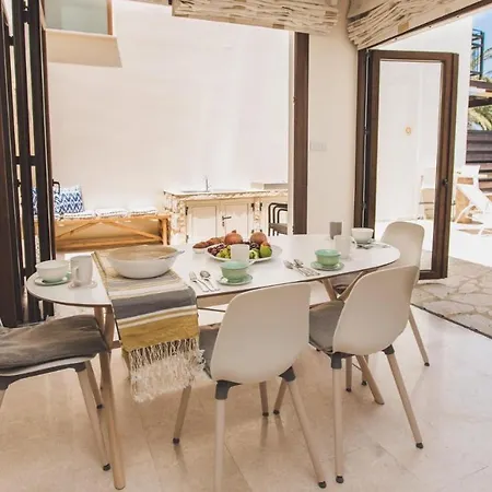Rent Private 167 Βίλα