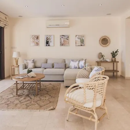 Rent Private 167 Vilă Protaras